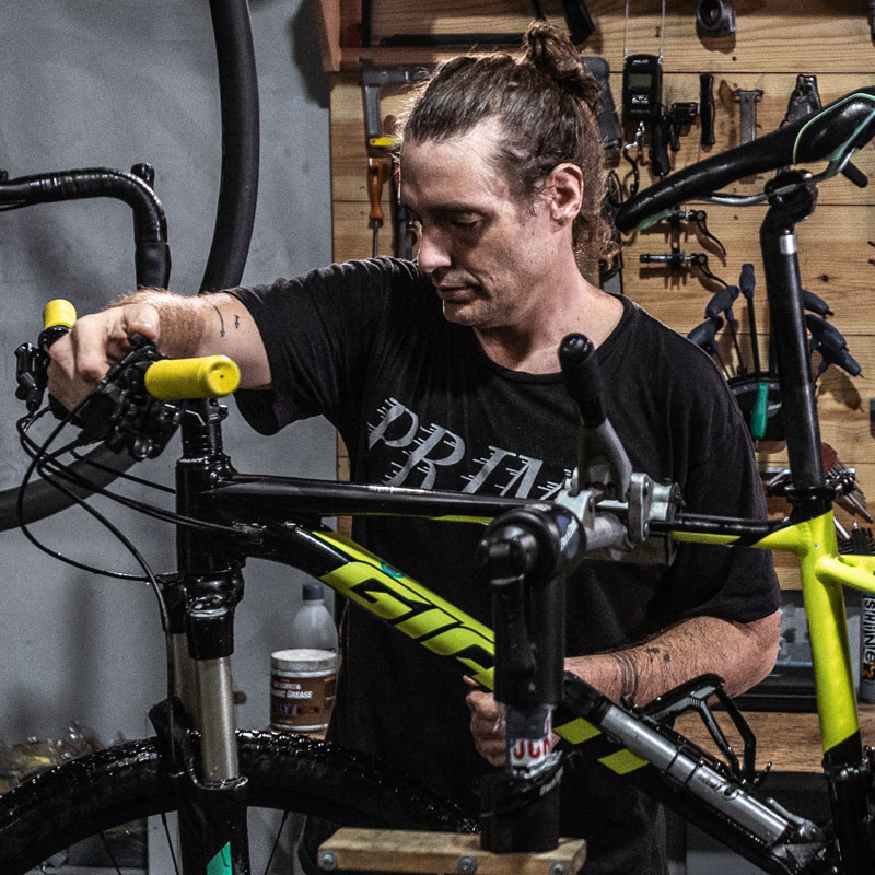 Mechanic in bike2malaga and MTB & road bike rider