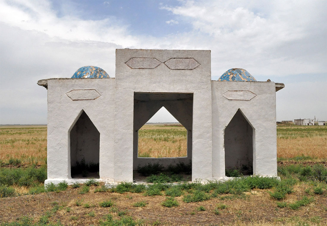Bus stops in England – cycling tales