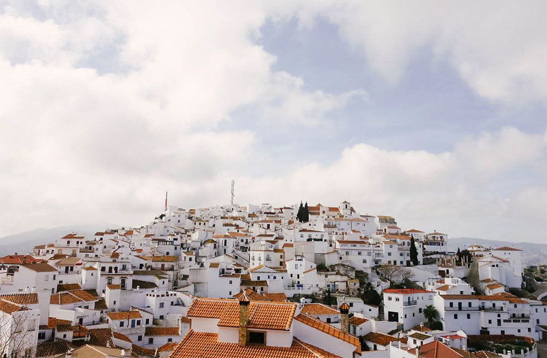 Old town – cycling route from Malaga to the white village Comares